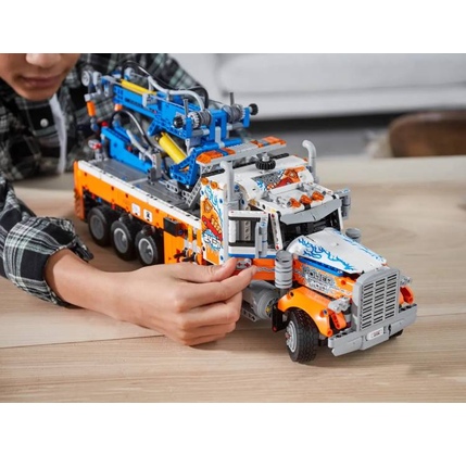 Konstruktor LEGO HEAVY-DUTY TOW TRUCK